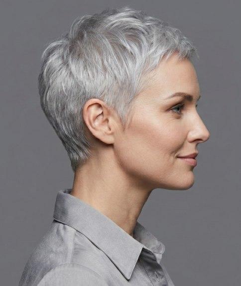 Coupe garçonne vrouw kort haar