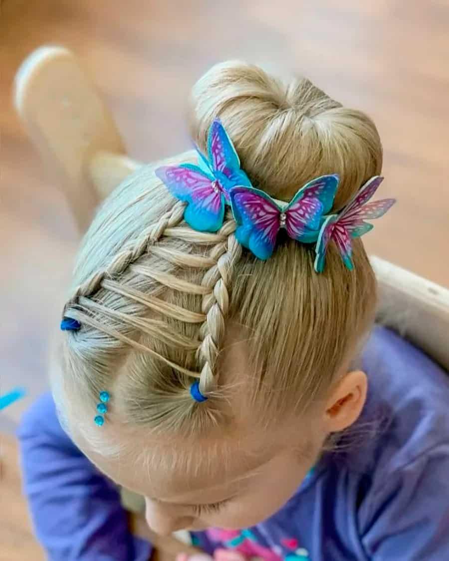 Creatief gevlochten kinderkapsel