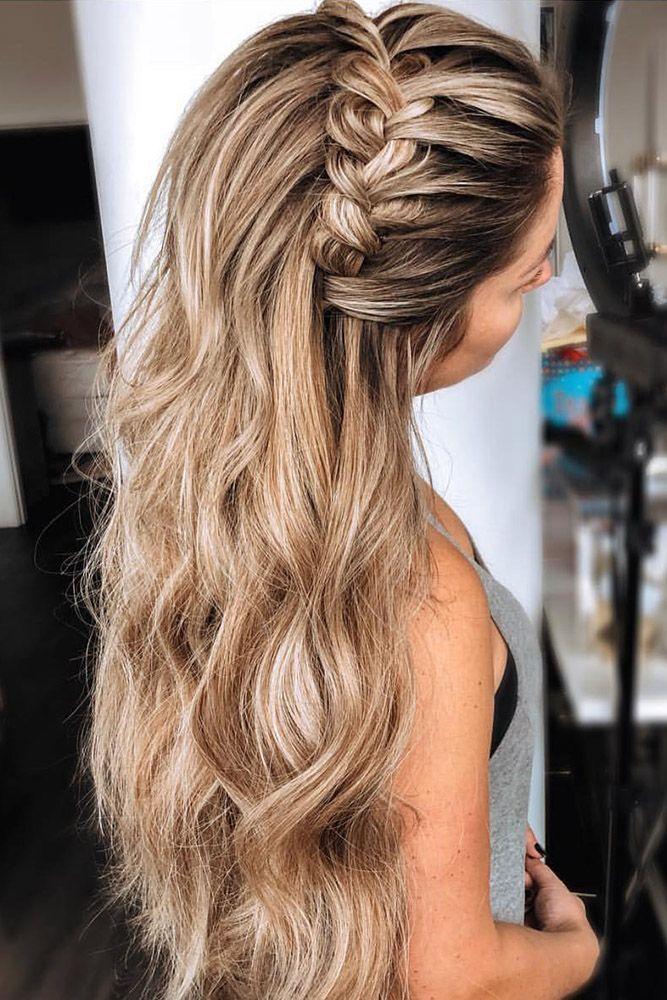 Half opgestoken haar met vlecht