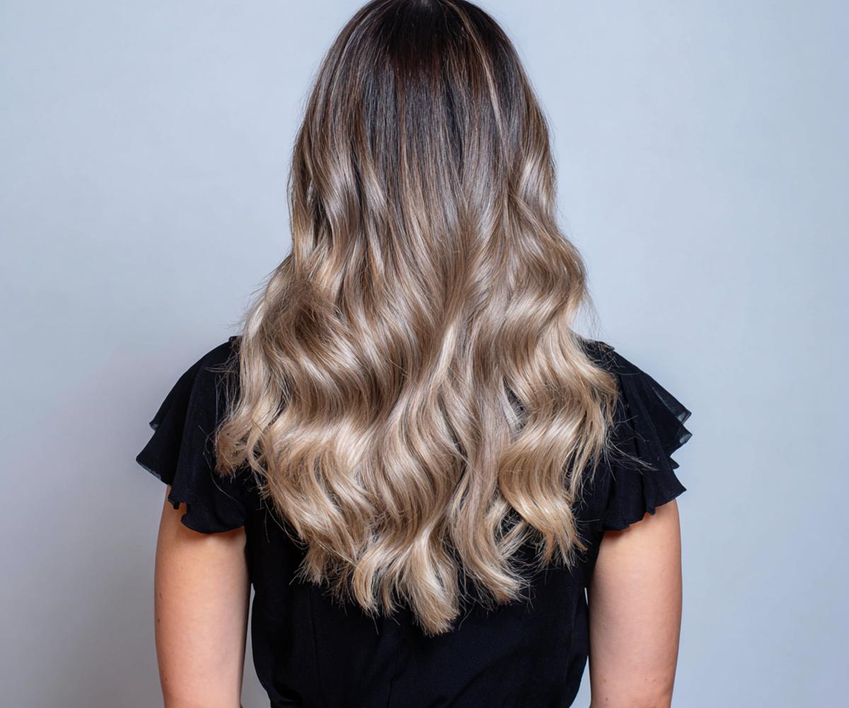 Asblond Golvend Balayage Haar