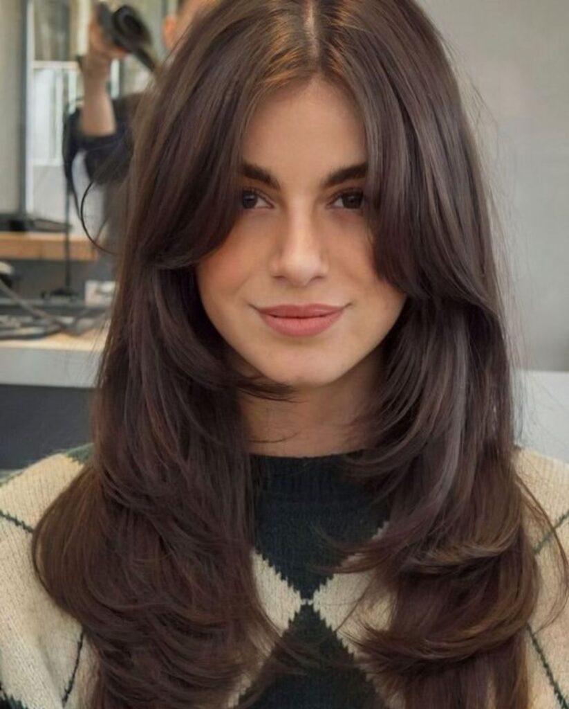Lang haar met curtain bangs
