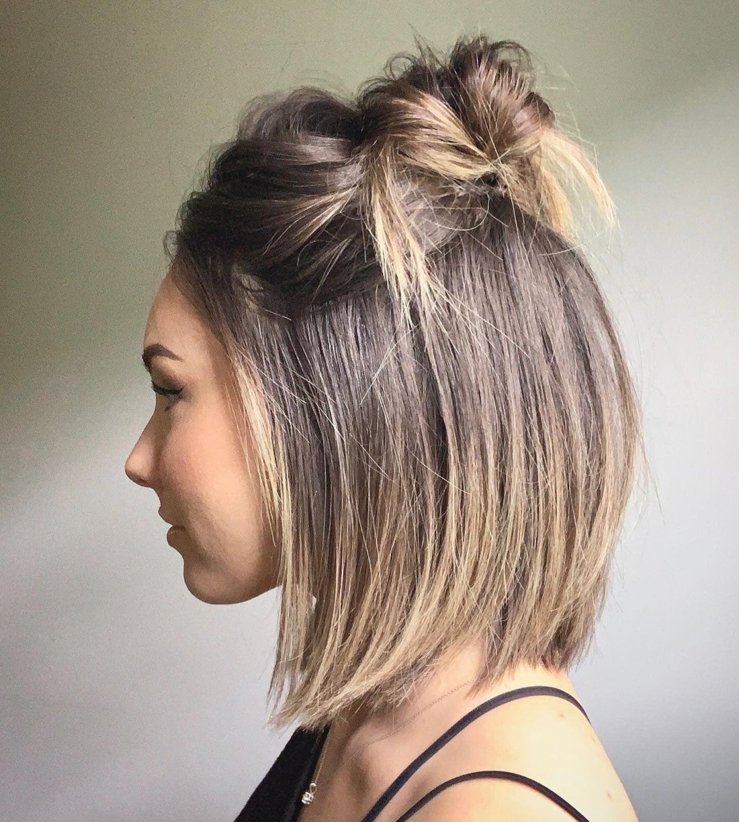 Half opgestoken kort haar ideeën voor elke stijl