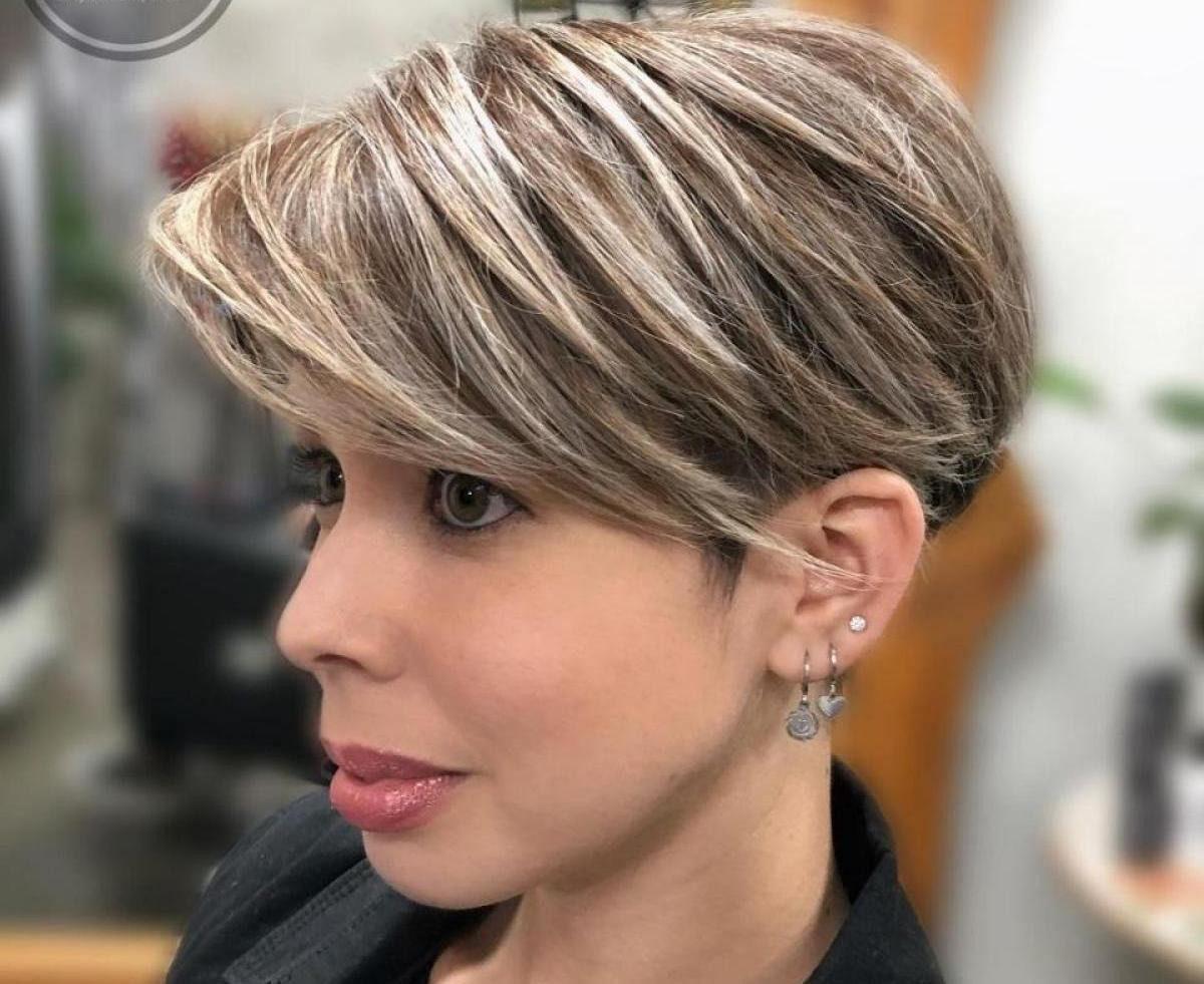 Pixie kapsel highlights kleur