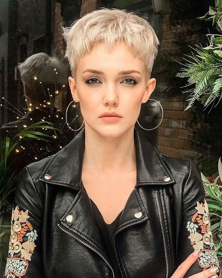 Stoere korte coupe fijn haar