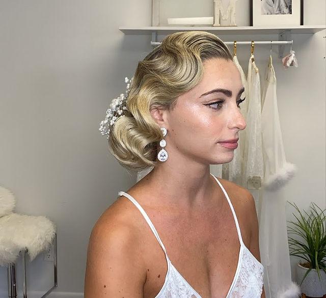 Vintage bruidskapsel met golven